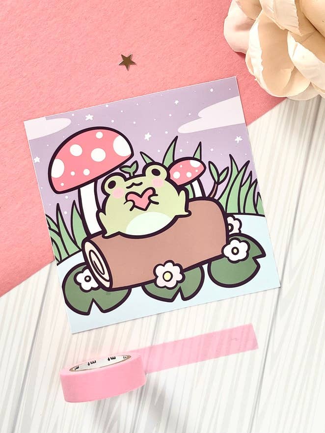 Sød yndig Frog på Log Art Print | Kawaii Wall Art Print for engroshandel hos Kimi Creative