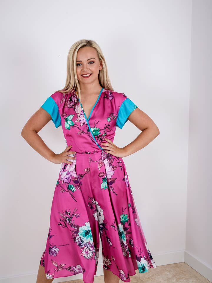 Beverley, tuta cropped a gamba larga floreale con tasche. per la vendita all'ingrosso da parte di Mellaris