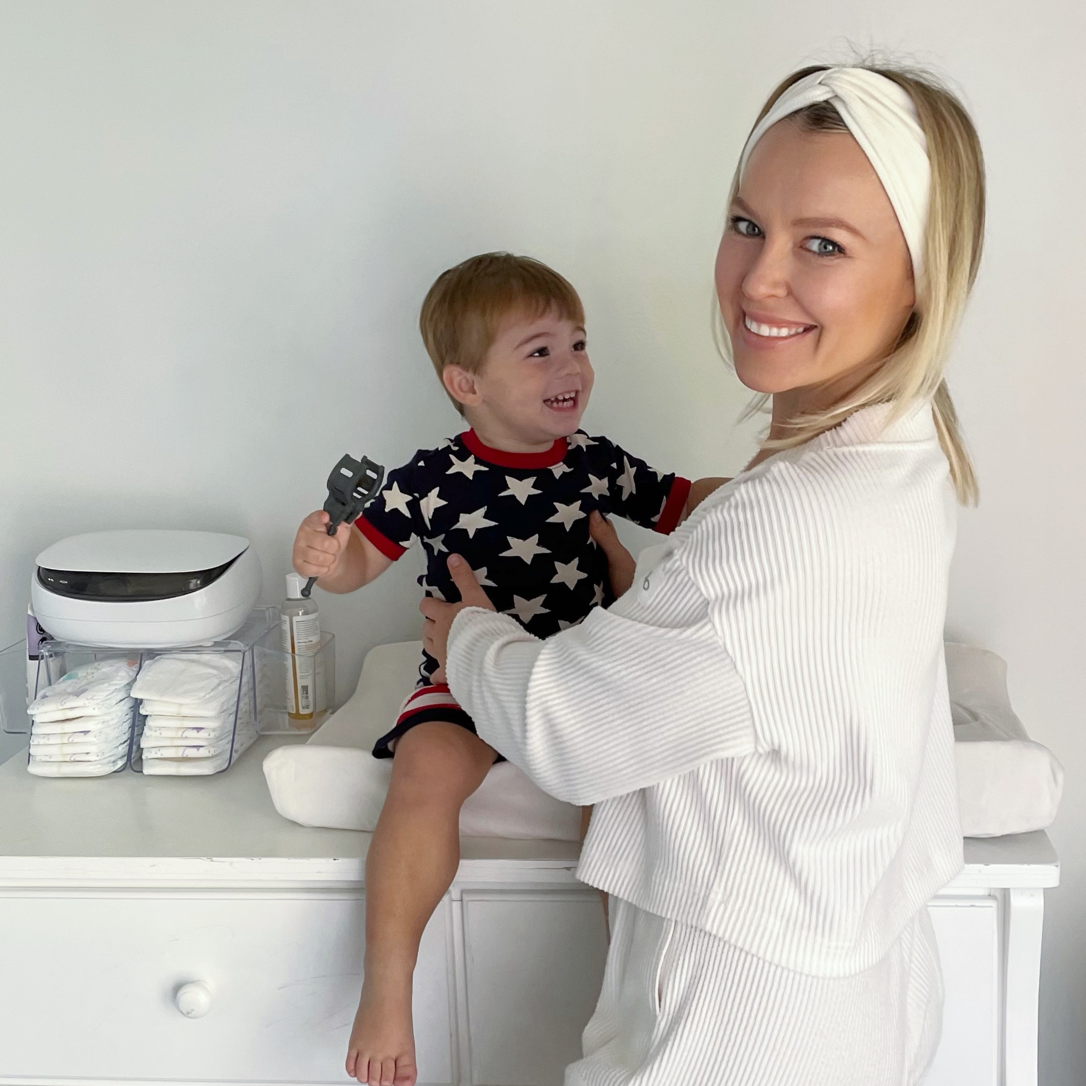 Prince Lionheart - Venta al por mayor Organizador de pañales- Bebés - Dresser Top Diaper Depot™12