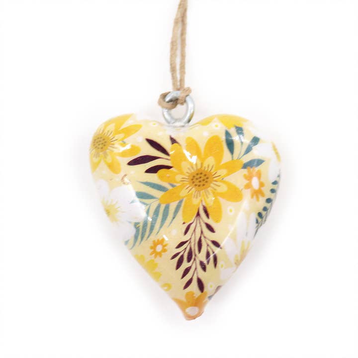 AW Artisan – Großhandel Dekofigur – Große Holzherzen: Blumen in Gelb