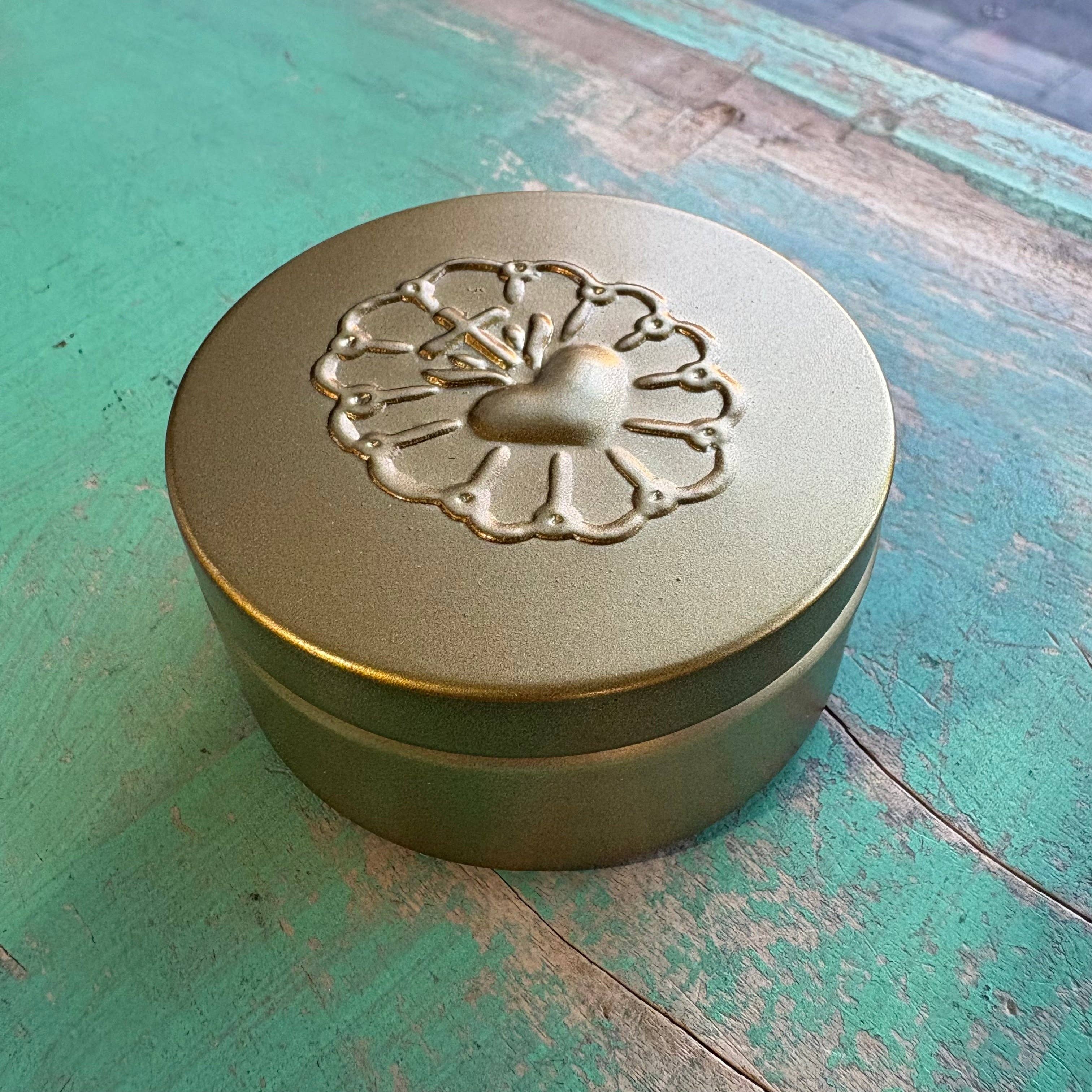 Love and Honor Jesus LLC - Wholesale Decorative Box - Round Gold Boxes5