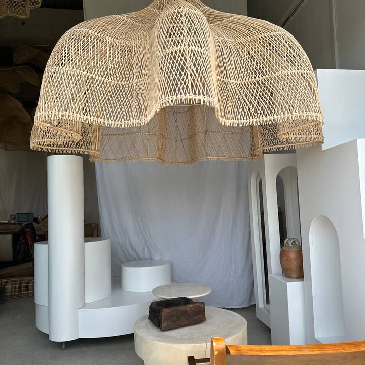 Office Objets - Wholesale Chandelier/Hanging Light - Immense rattan suspension in the shape of a flower, tulip, corolla H:1m; D:1m50185