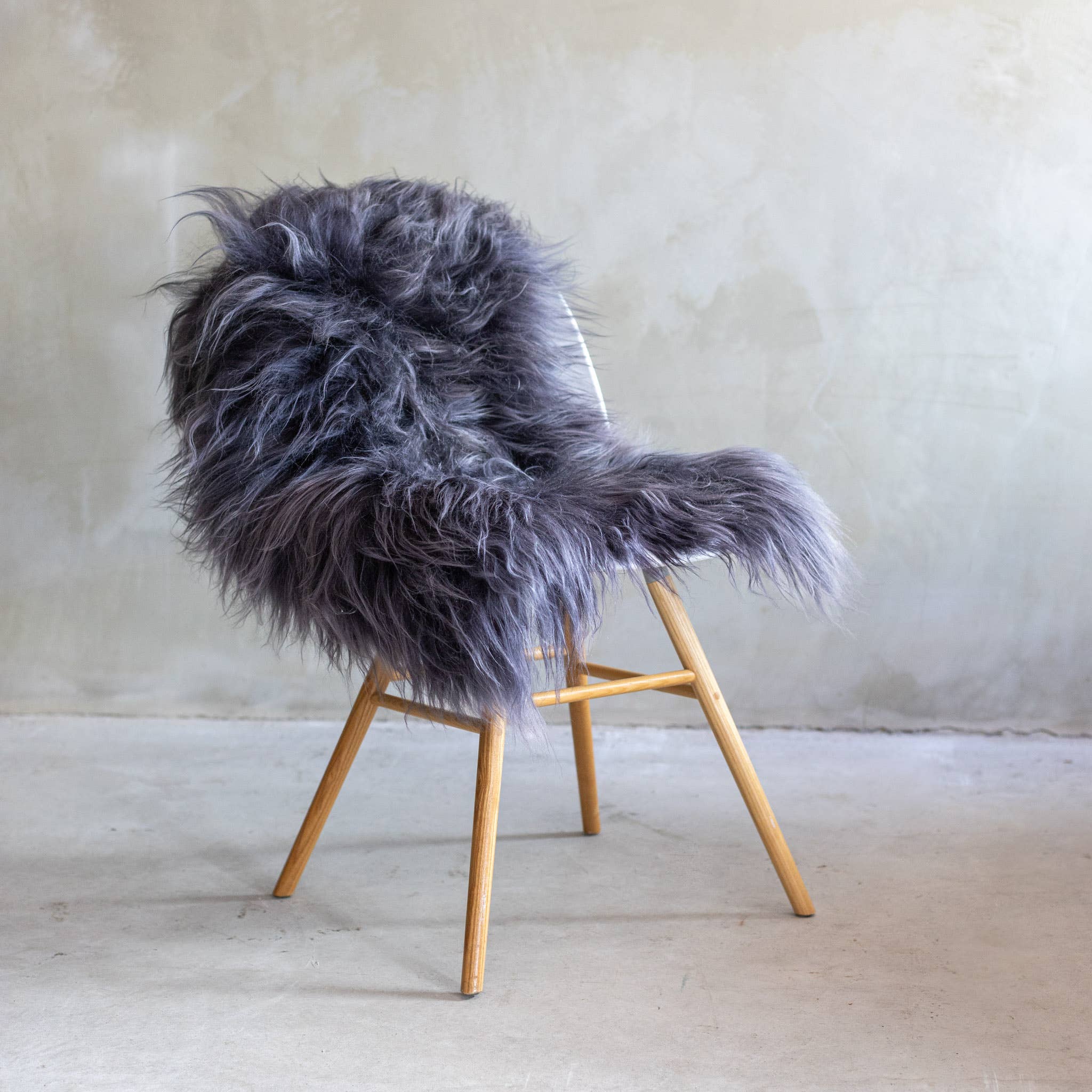 Van Buren - Wholesale Chair - Icelandic sheepskin dyed | 16 colors4