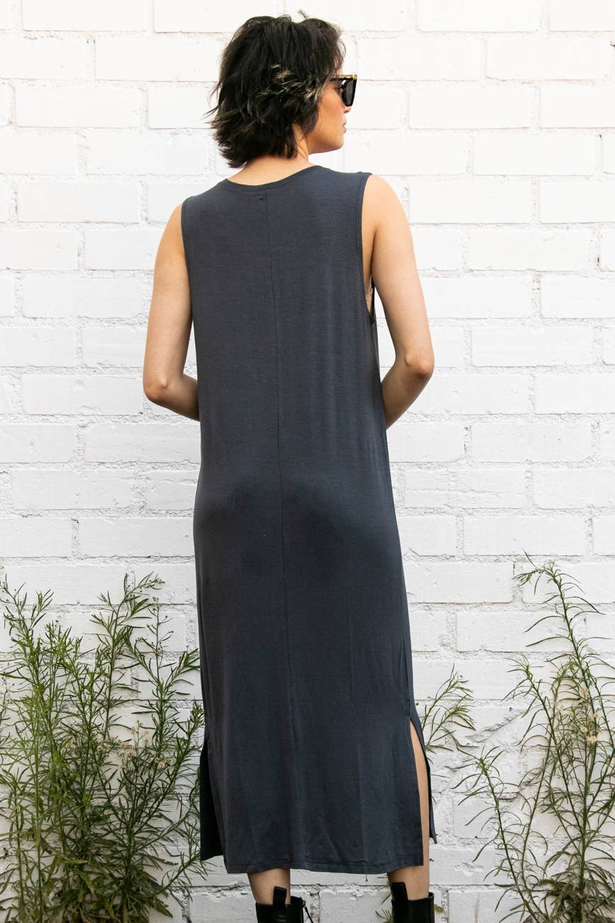 Elloh Collection - Wholesale Dress - Women's - Sleeveless Round Neck Knit Maxi T-Shirt Dress with Side Slit1