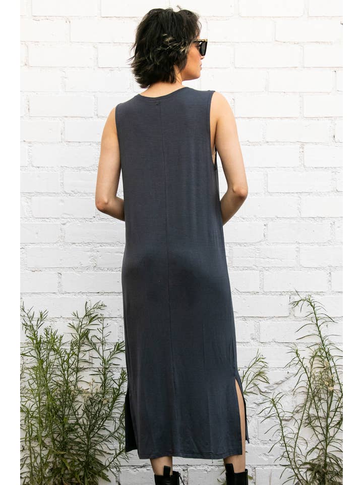 Elloh Collection - Wholesale Dress - Women's - Sleeveless Round Neck Knit Maxi T-Shirt Dress with Side Slit1