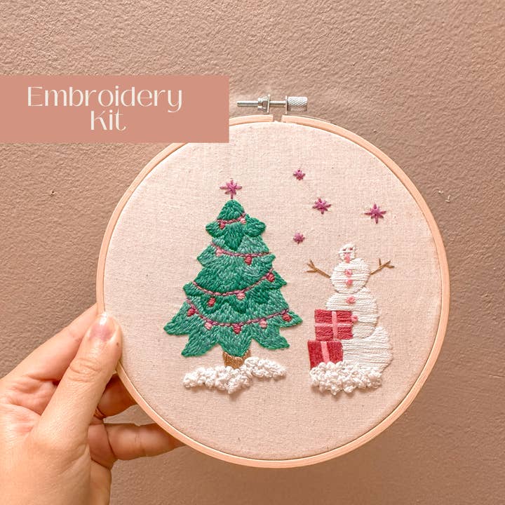 Kit de broderie pour débutants | Pink Christmas pour la vente par Sunday Mornings Shop LLC