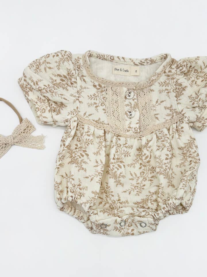 Ensemble Combinaison à Manches Courtes Elodie pour la vente par OLIVE & CRADLE