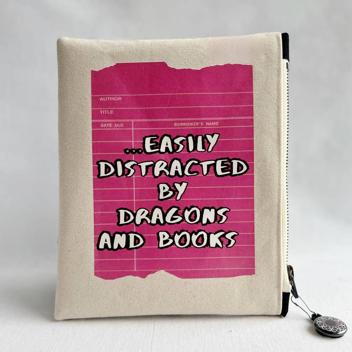 Bolsa Acolchoada com Fecho - Distraio-me facilmente com Dragões e Livros por atacado de Pretty Clever Words