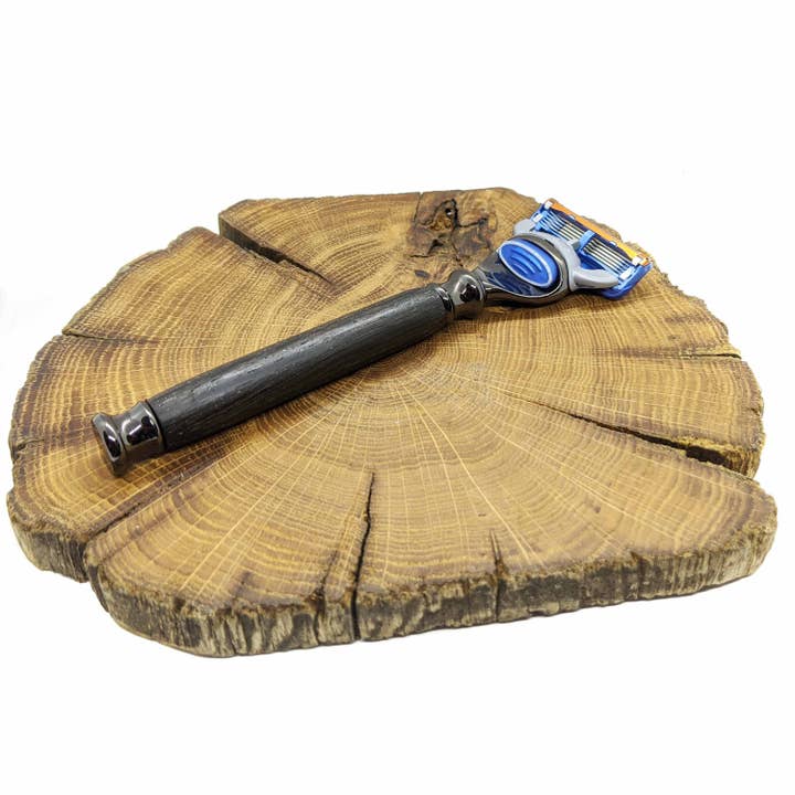 Bog and Brass - Wholesale Razor – Men's - Gunmetal Gillette fusion razor in Irish bog oak3