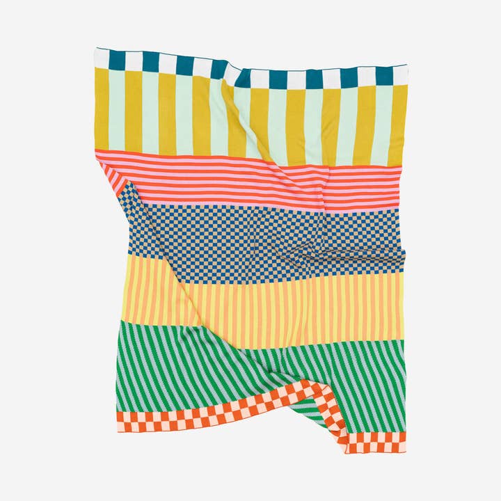 Pattern Patch Throw for wholesale by VERLOOP | knits