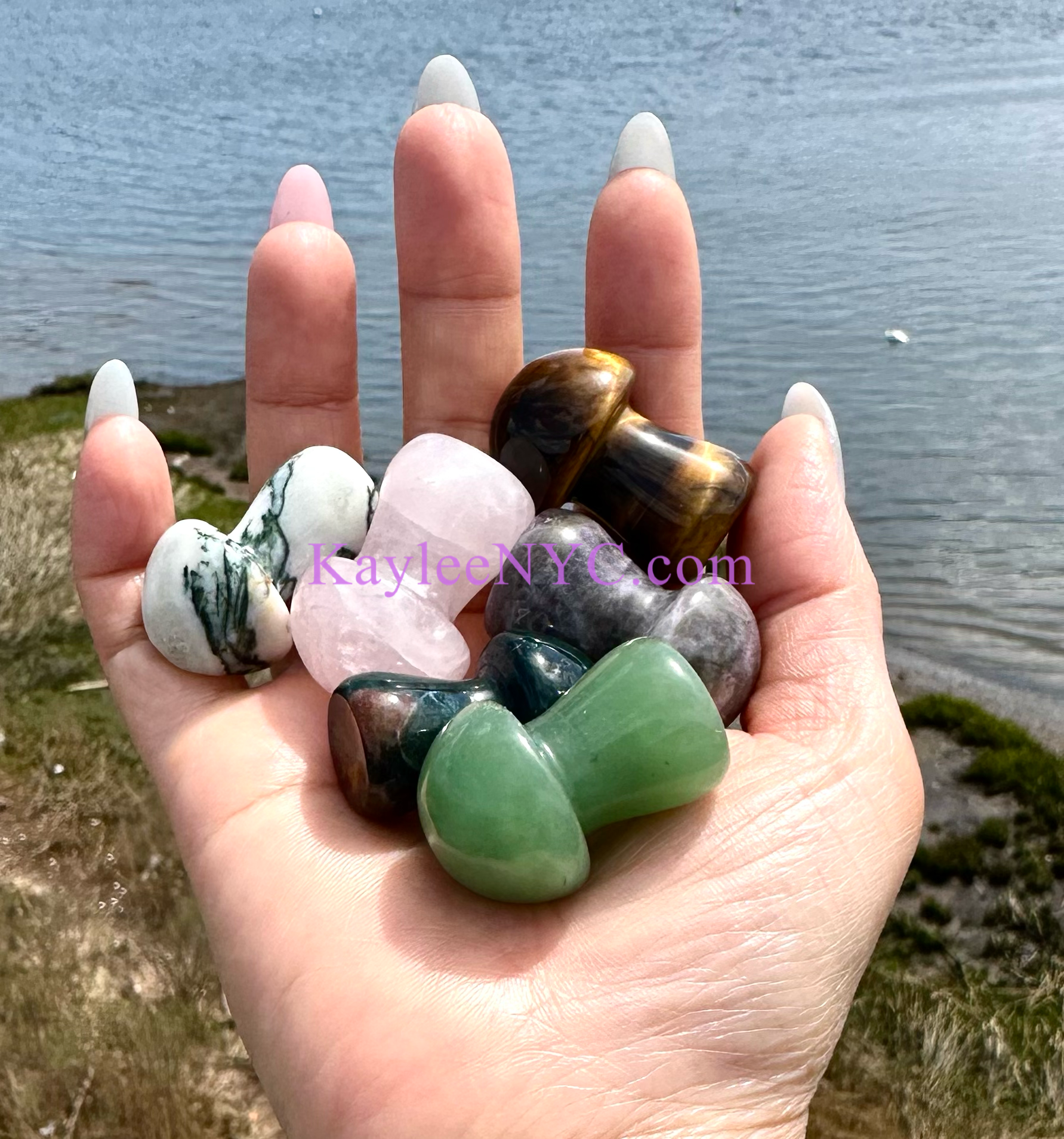 KayleeNYC - Wholesale Spiritual Stone/Crystal - Natural mix Crystal Mushrooms 3.5cm Crystal Healing8