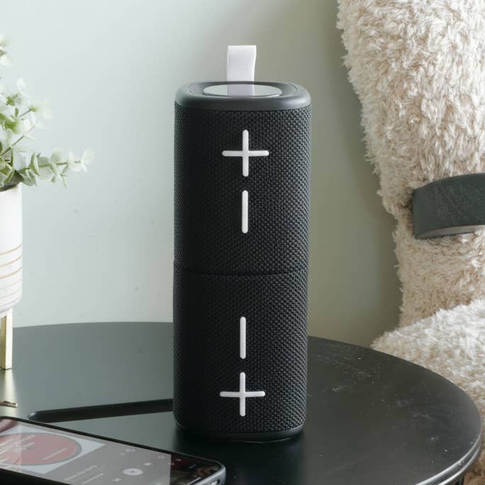 SPLIT - Bærbar Bluetooth-højttaler, der deler sig i to! for engroshandel hos Steepletone UK Ltd