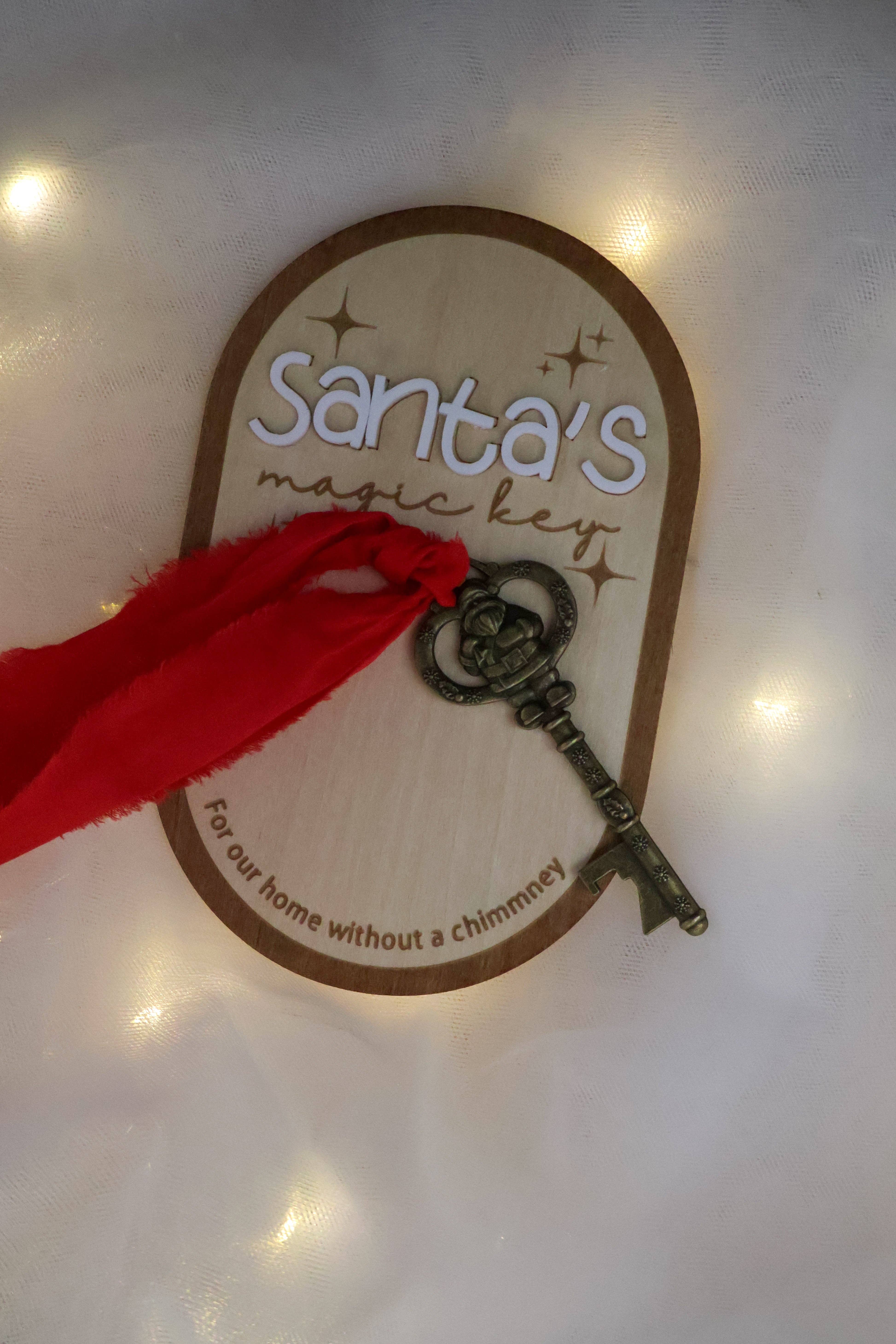 Petite + Co - Wholesale Christmas decoration - SANTA'S MAGIC KEY PLAQUE1