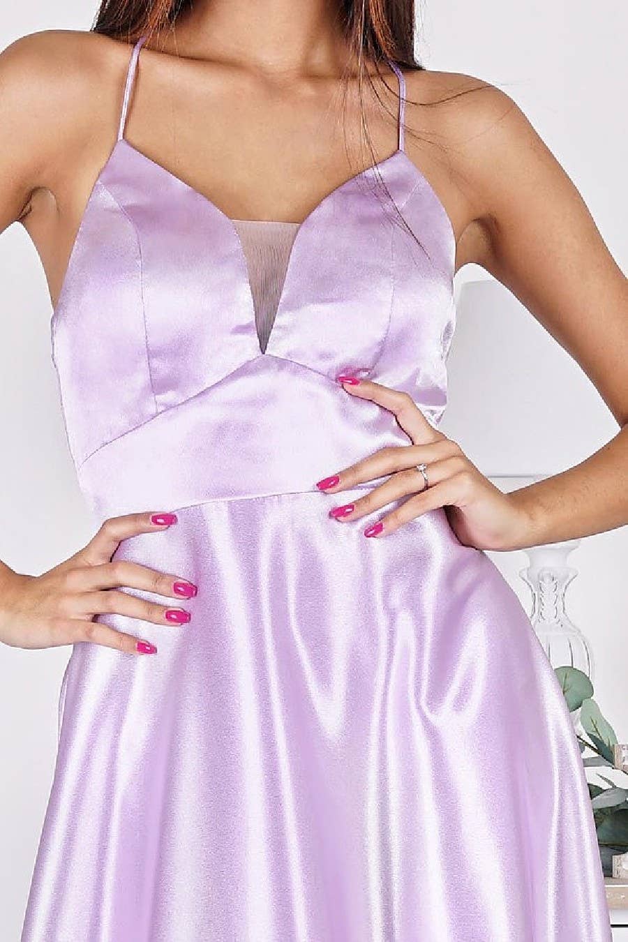 Eva & Lola - Epsilonn – Engroshandel Aftenkjole - Dame – Lang flydende satin kjole med åben ryg - HM218820