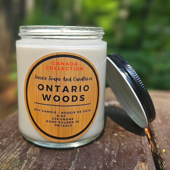 Ontario Woods Sojakaars - 8oz voor wholesale door Sara's soaps and candles