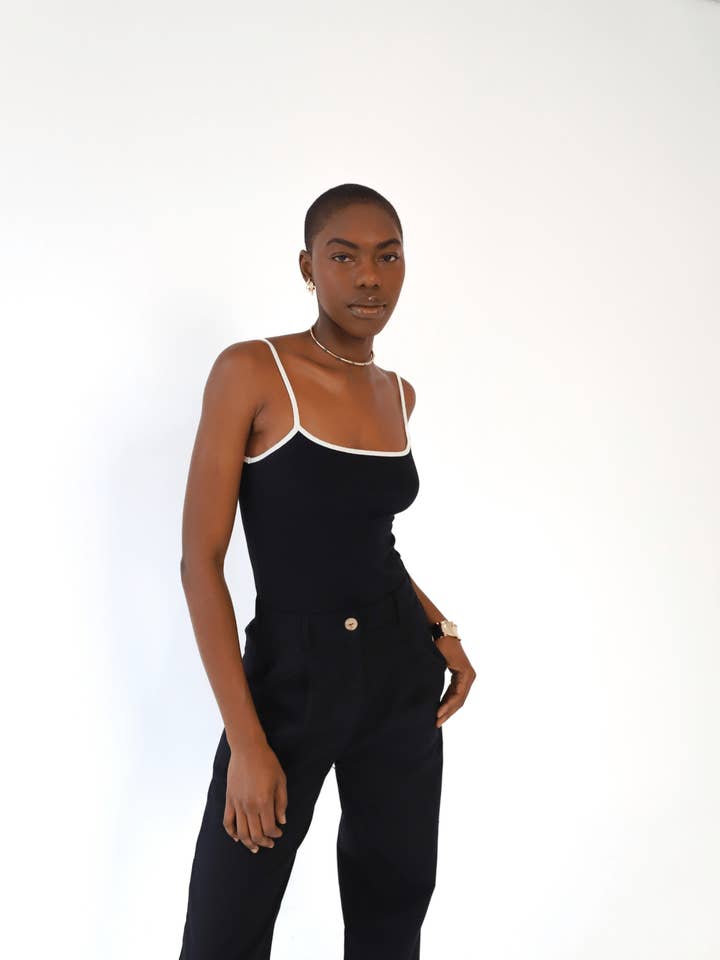 Svart tvåfärgad topp Lili för wholesale av Knyt Studios