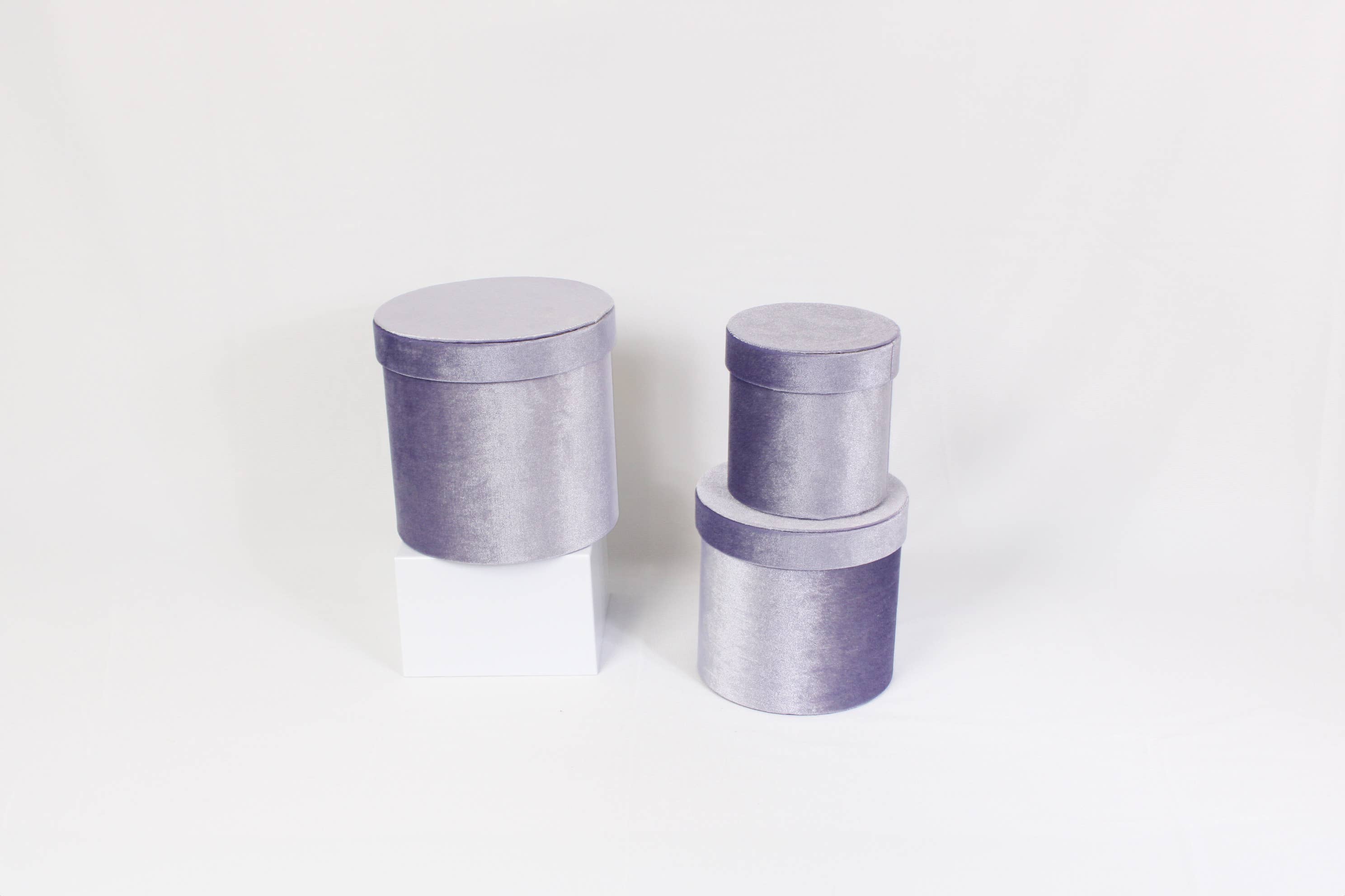 Elegant Design Supply – Engroshandel Gaveæske – Fløjlsrund blomsterhatteæske med låg14