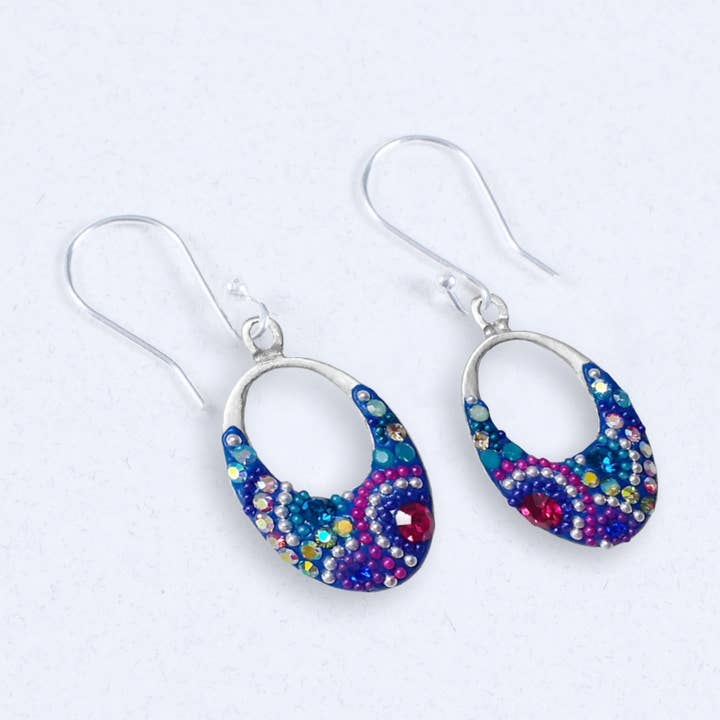 PE-8422 / CRYSTAL & SILVER SMALL OVAL GONDOLA EARRINGS for wholesale by Mosaico Jewels