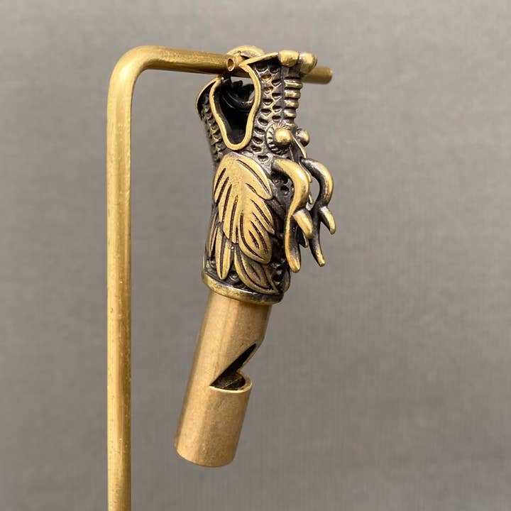 Silbato de Latón Estilo Dragón Chino para venta al por mayor de Mio Queena