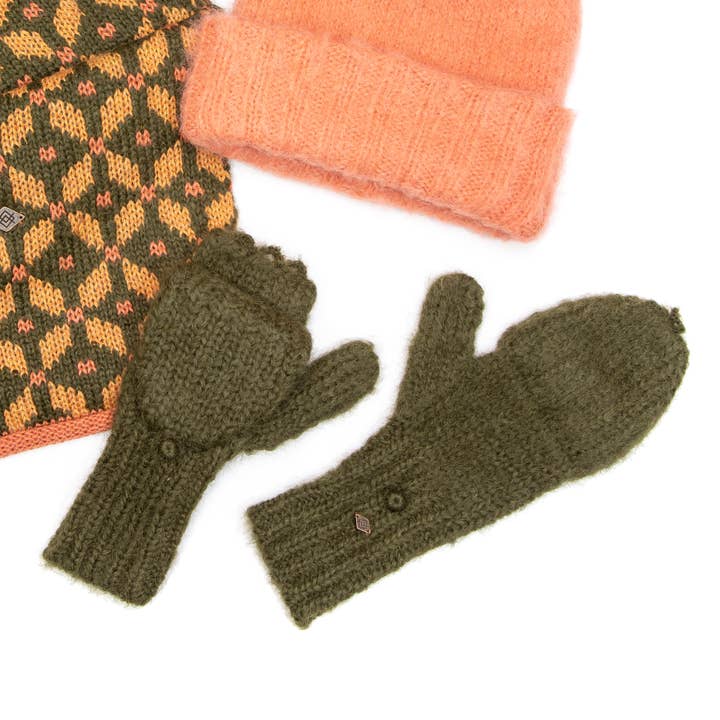 Bird Fuzzy Alpaca Mittens for wholesale by Emilime