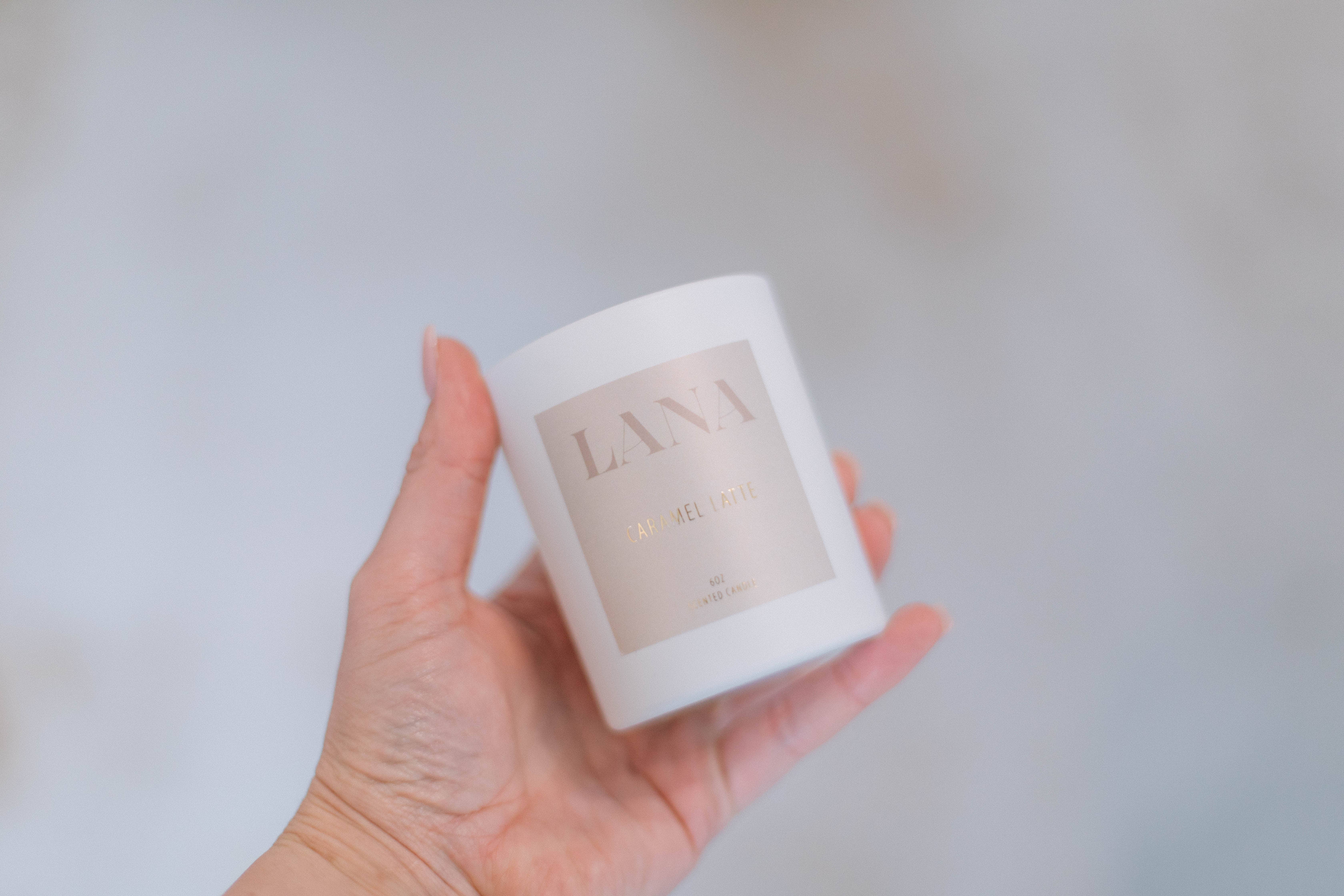 Scent.ily – wholesale Jar/filled candle – Lana : Caramel Latte : 6oz