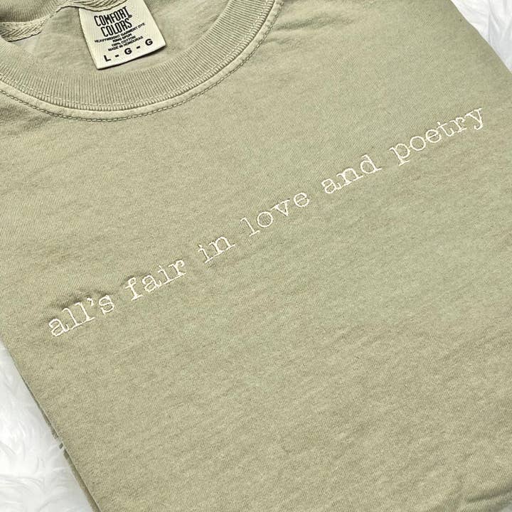 Camiseta inspirada en Taylor Swift All's Fair In Love & Poetry para venta al por mayor de Crafty Pynk Scorpion