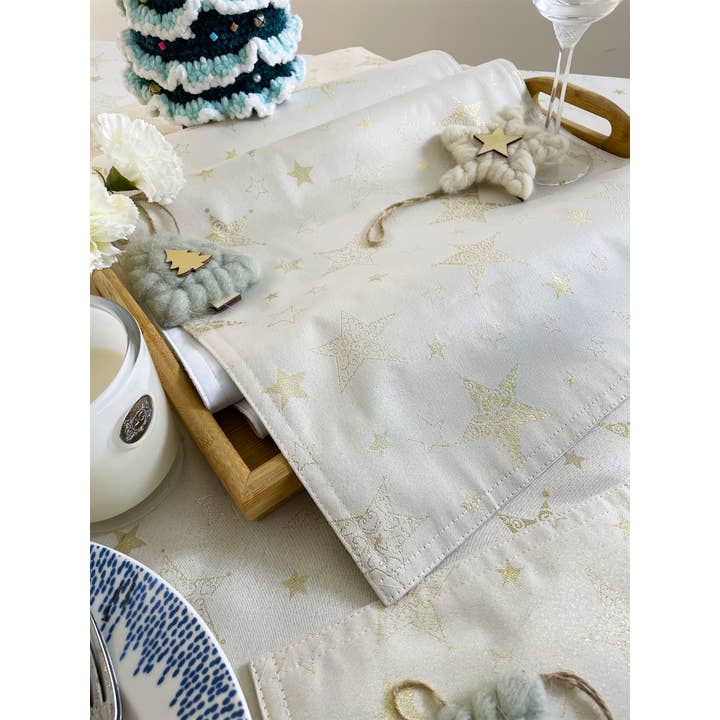 Fennco Styles - Wholesale Table Runner - Holly Star Ivory Holiday Tablecloth Runner Napkin Placemat