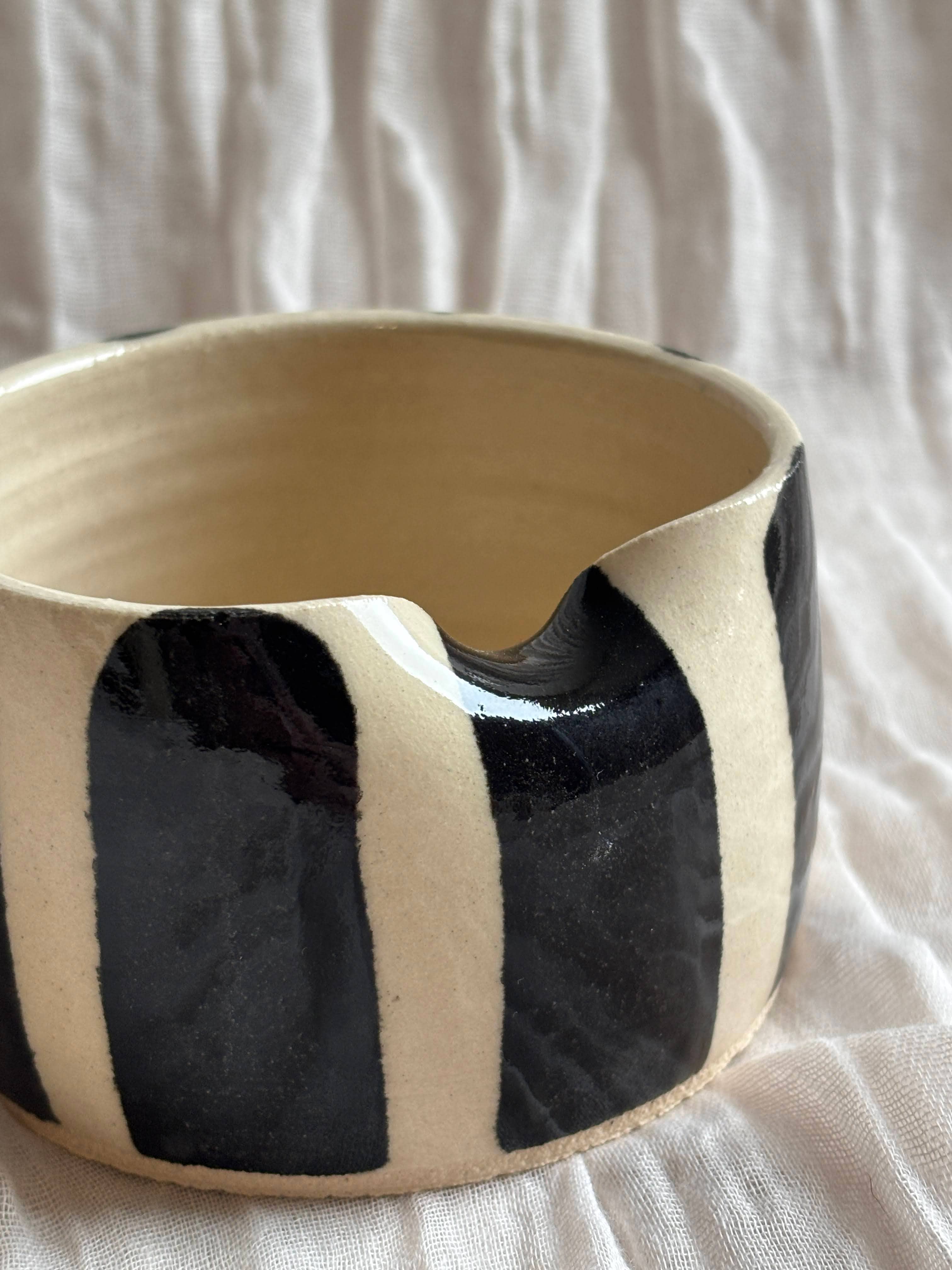 Charlotte Manser Ceramics – wholesale Bowl – Stripe Tea Bag Bowl1