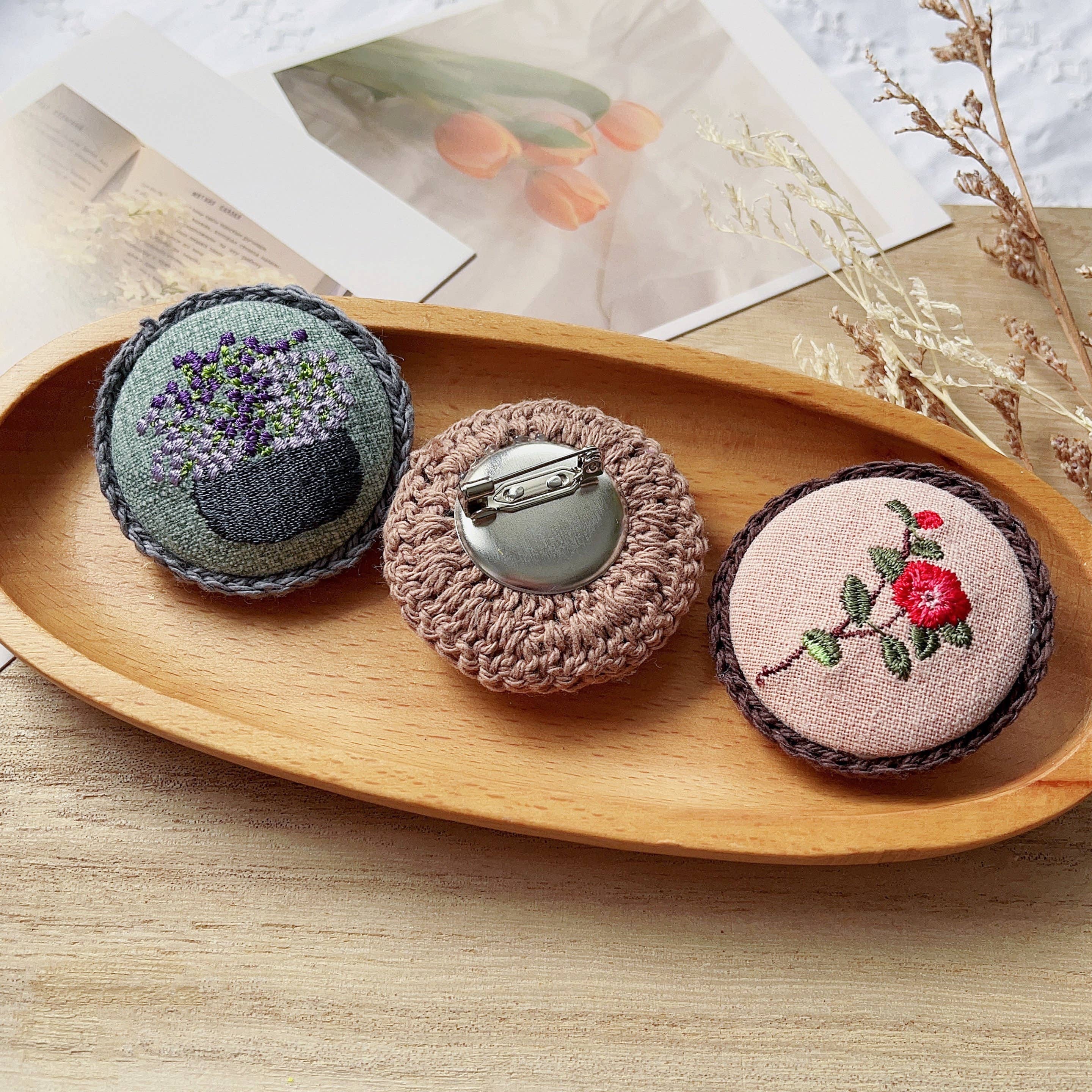 Giggle with Love – wholesale Brooch – Handmade 3D Floral Embroidery Brooch Pin for Party Coat6