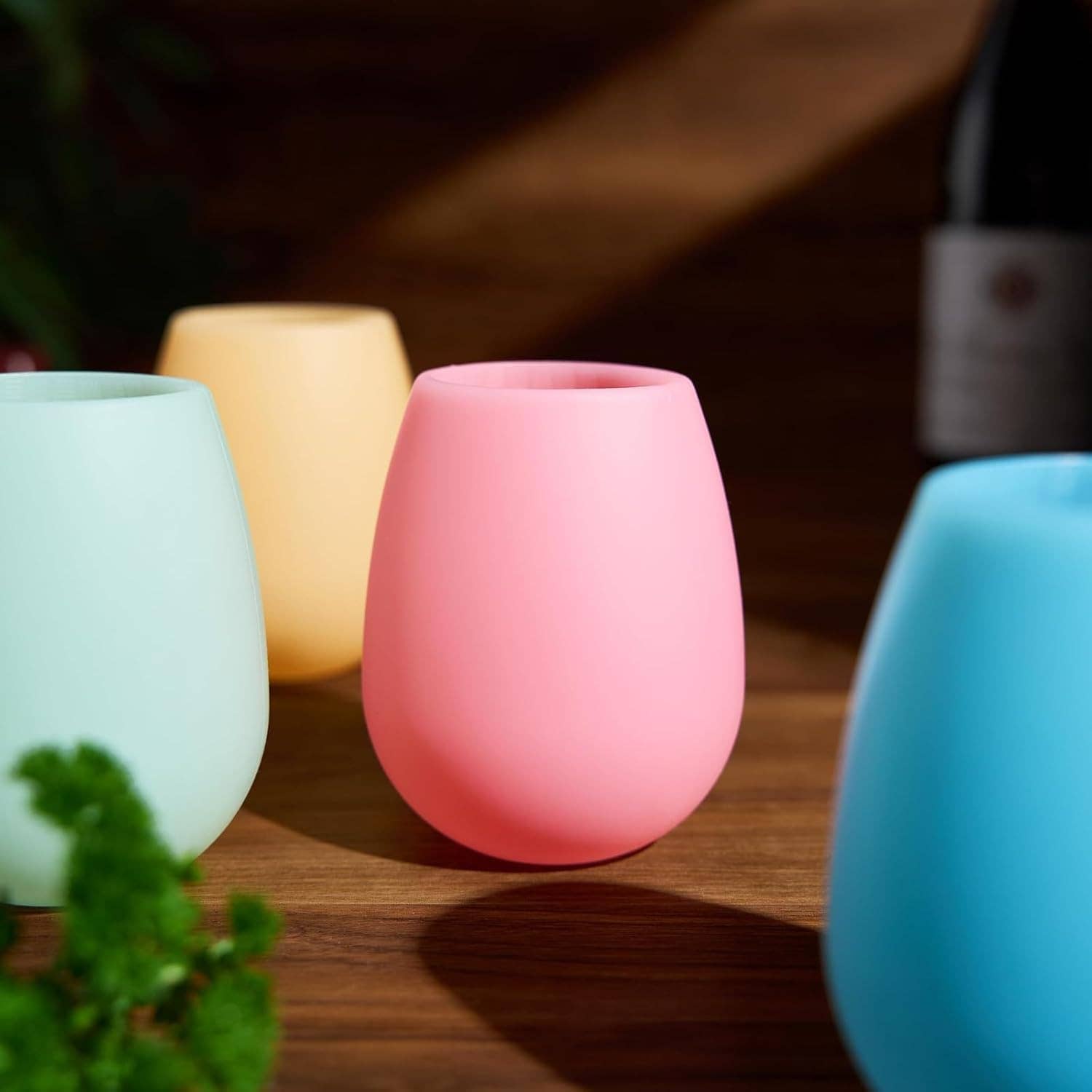 The Wine Savant /  Khen Glassware – Engroshandel Vinglas – Silikone vinglas 12 oz pastelfarvet sæt med 46