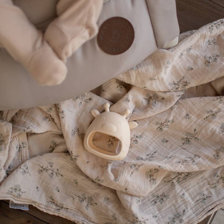 Micasso & Co - Wholesale Teether (Not Clip-On) - Baby - Silicone teething mitten for baby, giraffe9