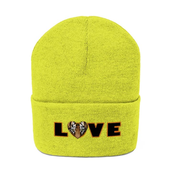 Bonnet en tricot LOVE pour la vente par E.O.U. Ready Wear