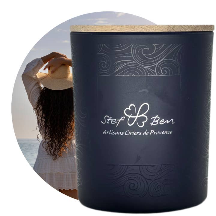 MISTRAL BLEU scented candle with wooden lid (~80h) for wholesale by Stef & Ben | S&B Provence