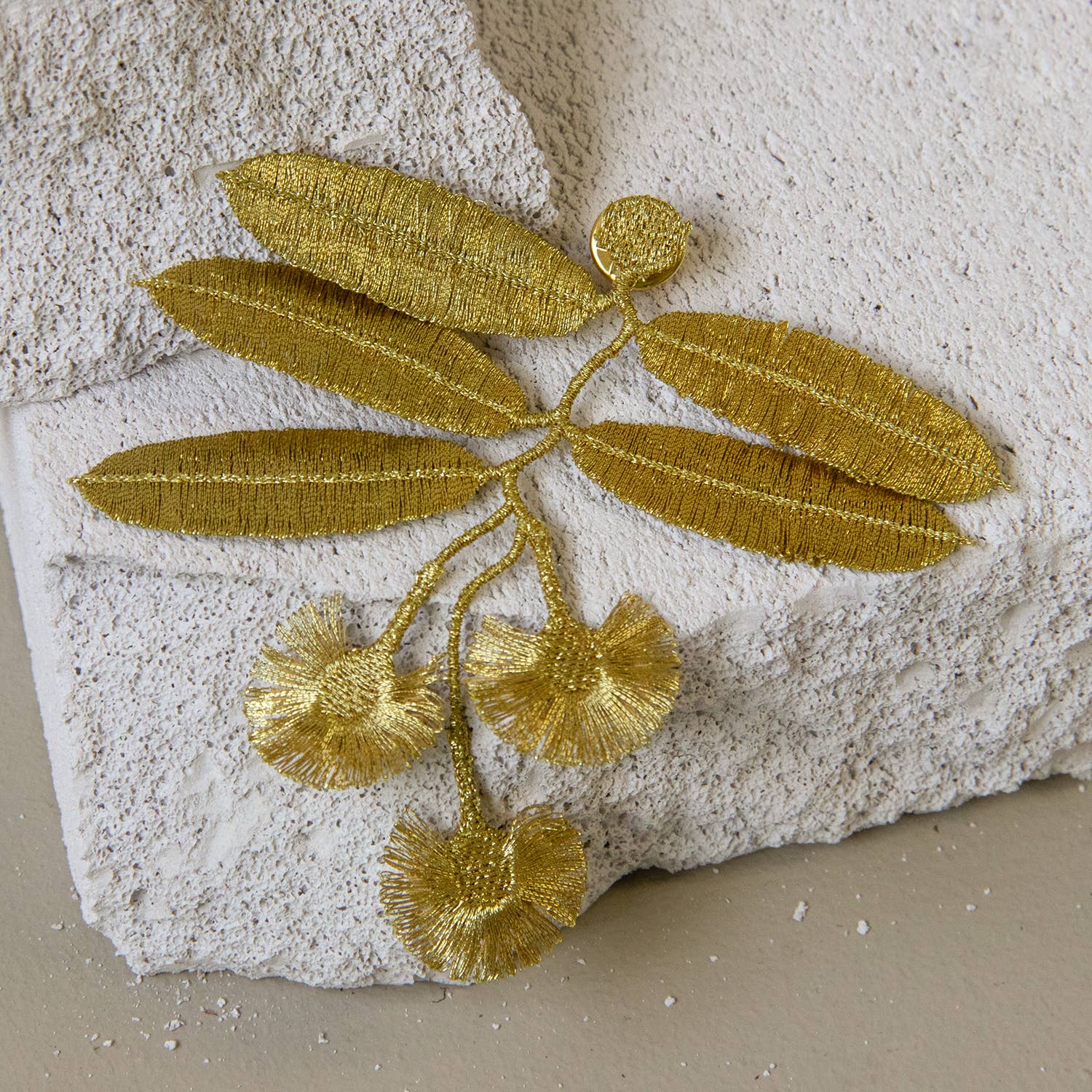 Botanopia - gifts , decor and cards for plant lovers - Venta al por mayor Parches - Broche bordado de flores de eucalipto2