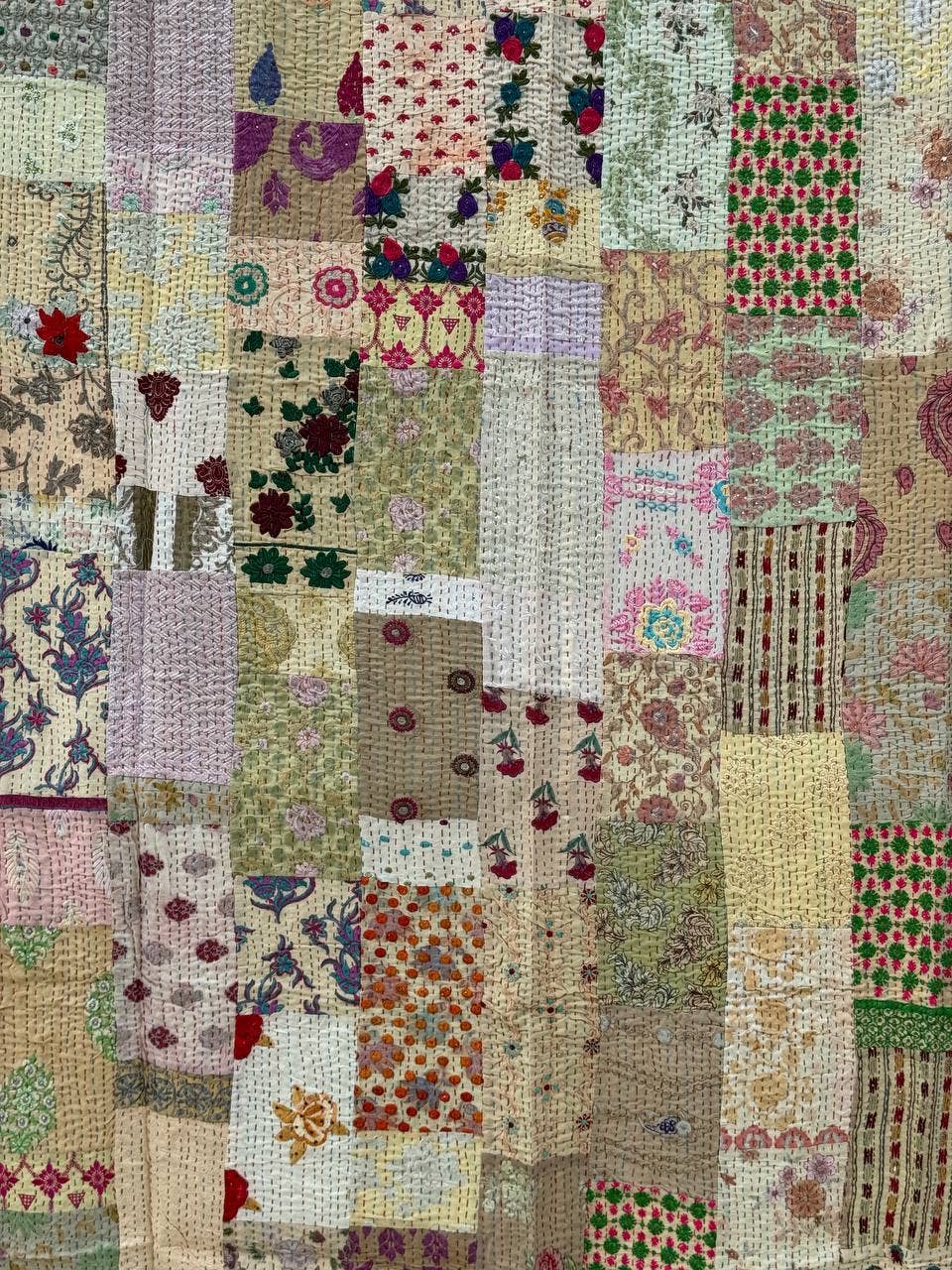 GYPSY STUDIO - Wholesale Quilt - Hand Embroidery Cotton Kantha Patchwork Queen Size Quilts1