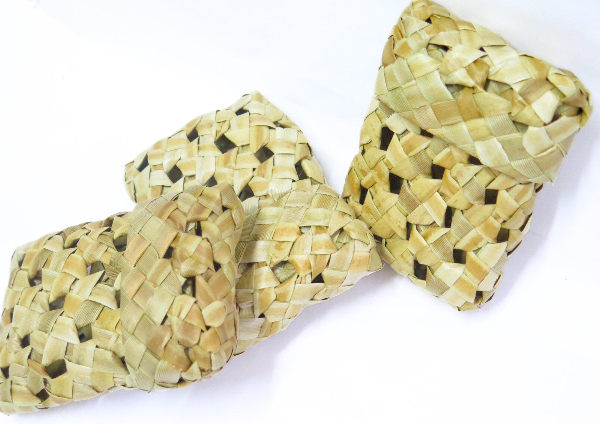 No Furries Delights – wholesale Pet toy – Not cat/dog – BULK Palm Pocket with Holes3