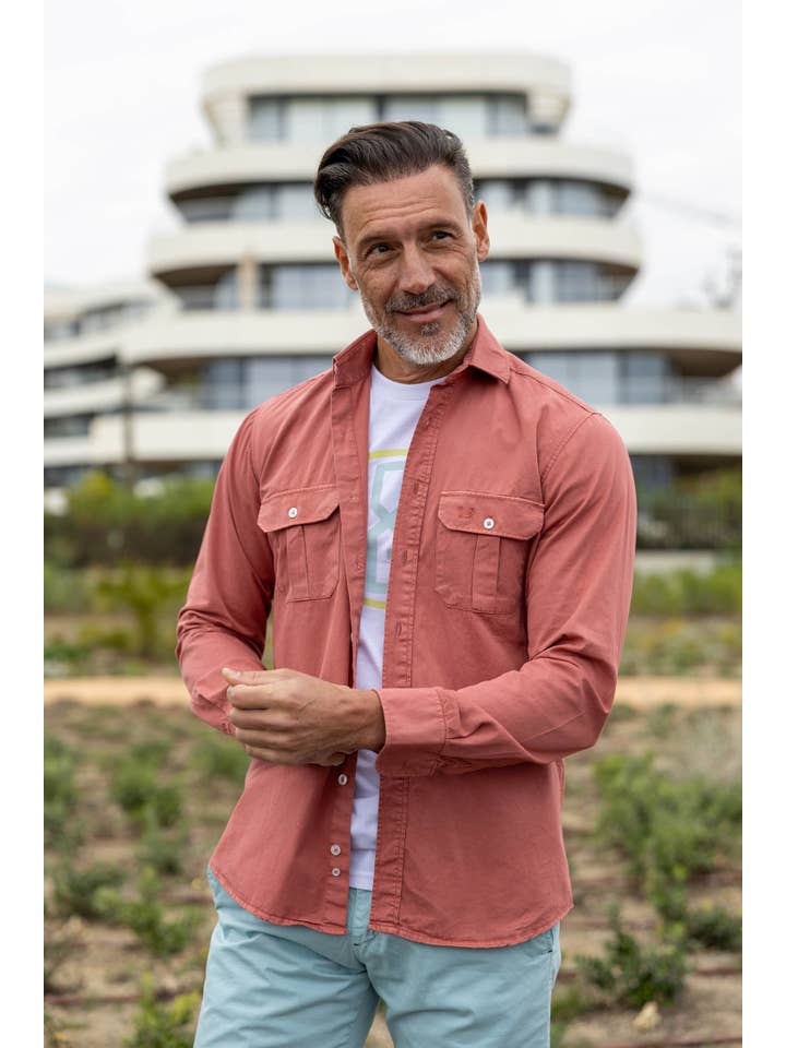 Custi Mikelo: Men's Clothing & Christmas Gifts - Vente Chemise à col boutonné – homme - Surchemise Coton Lavé Cerise | Formentera