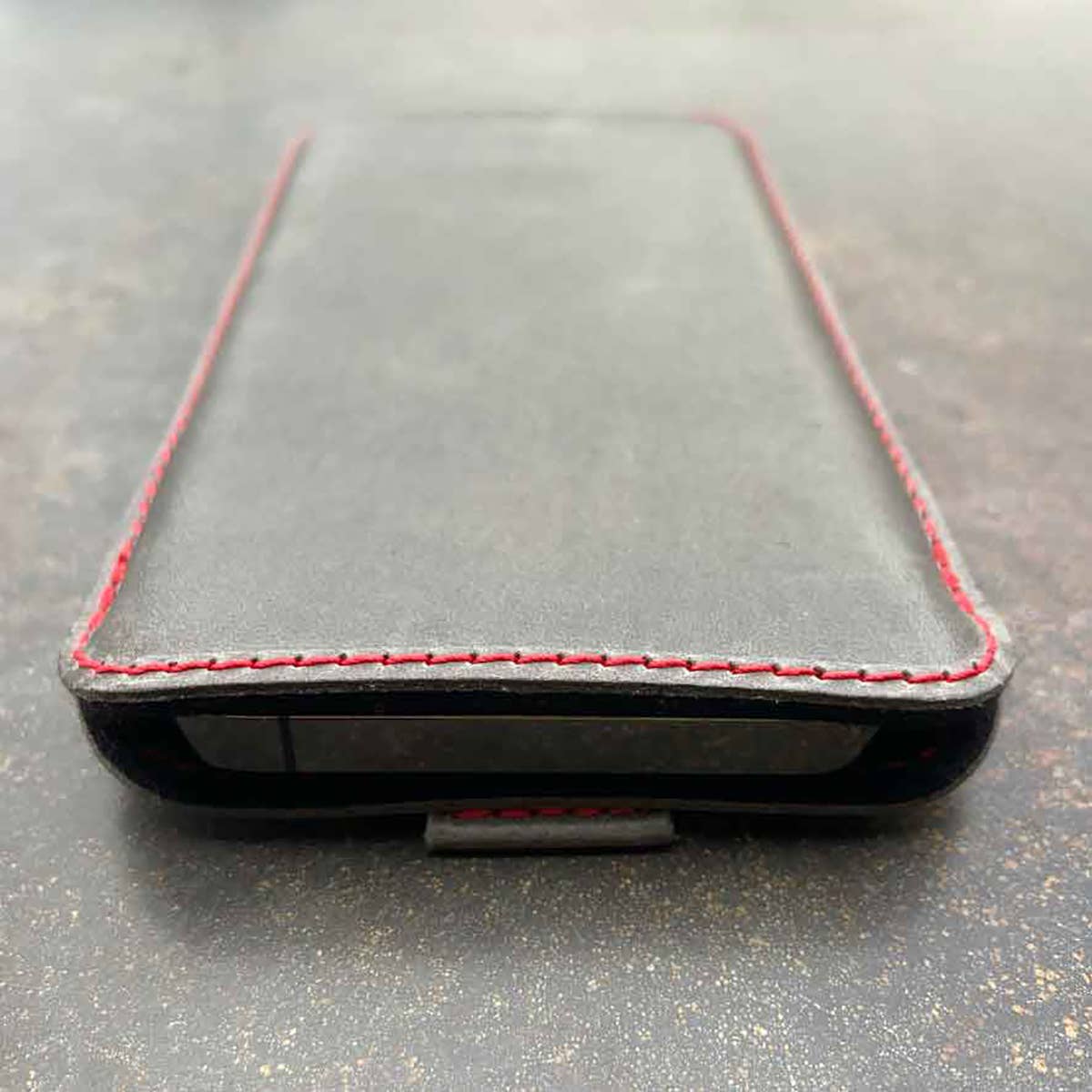 germanmade. - Vente Étui portefeuille pour téléphone – unisexe - Étui en cuir G.4 pour iPhone 13 Pro1