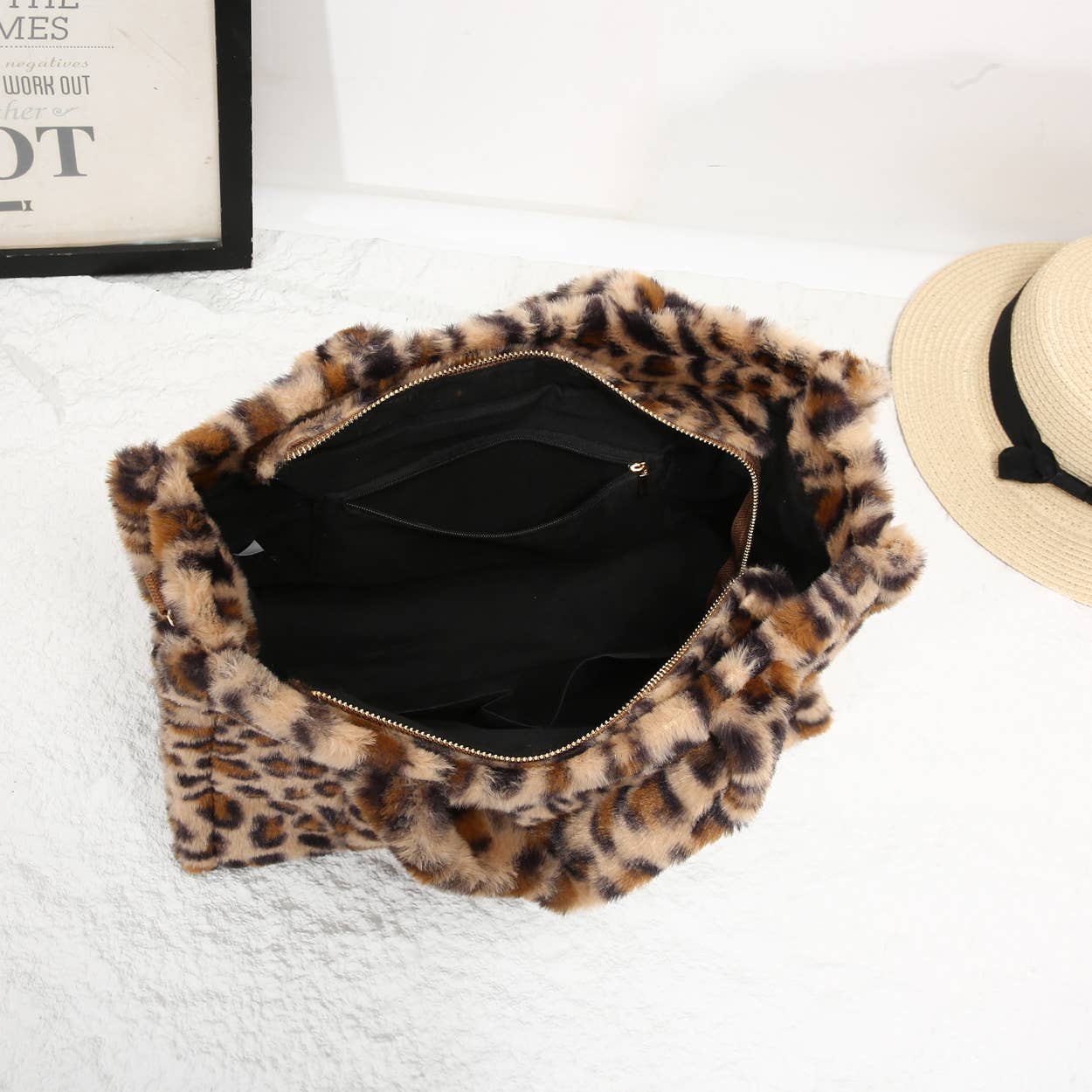 House of Milano - Wholesale Tote Bag - Women's - 25423 Faux Fur Leopard Print Tote Bag5