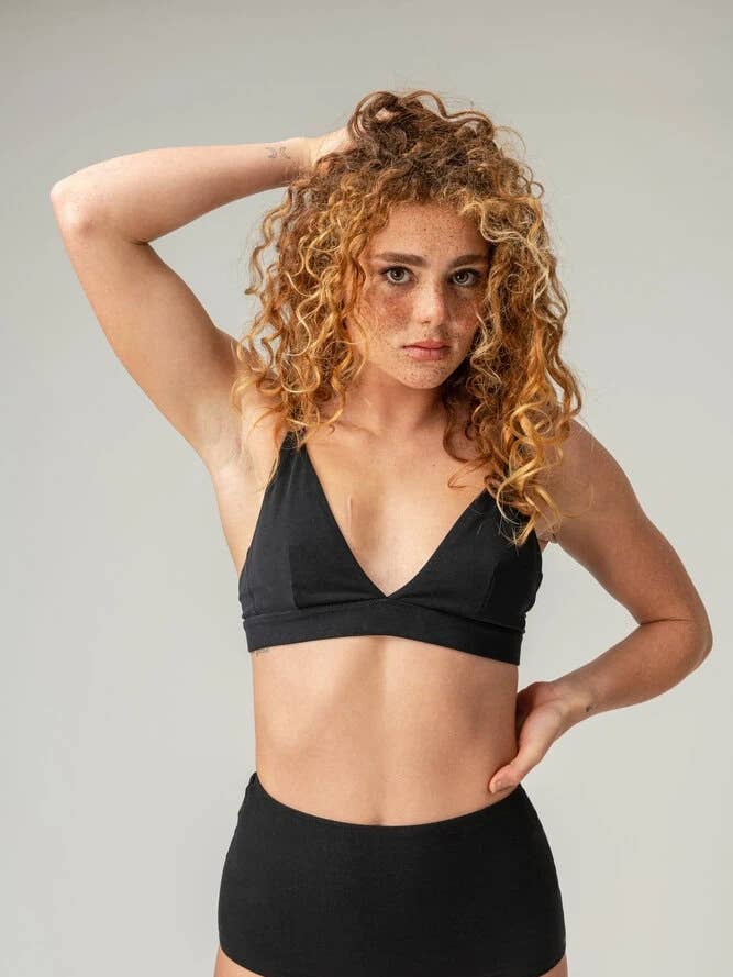 Soutien-gorge triangle bio sans armatures pour la vente par Grow Maternity
