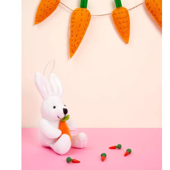 Best Years Ltd ā wholesale Ornament ā Knitted White Bunny Rabbit + Carrot Hanging Decoration0