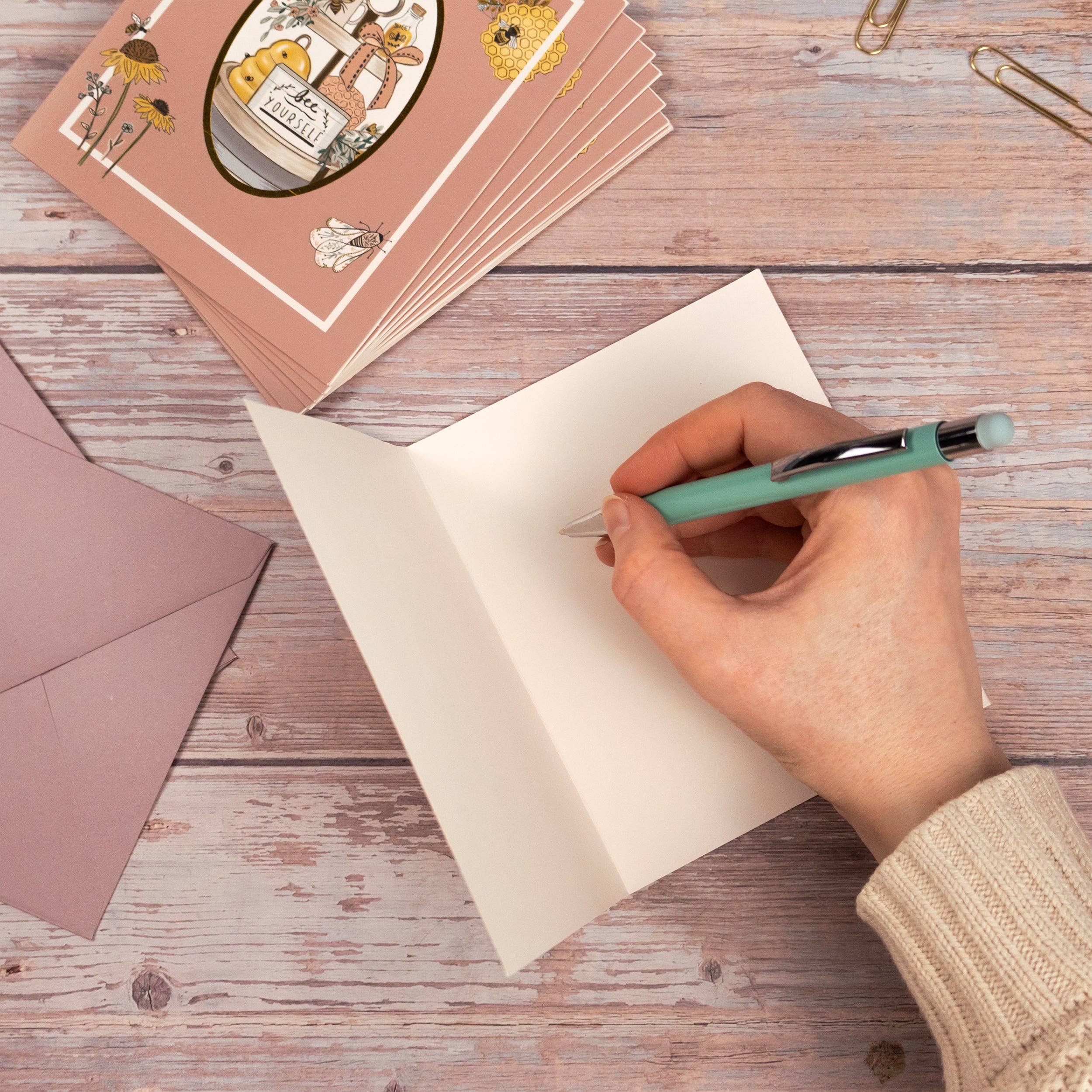 Robert Frederick Ltd - Vendita all'ingrosso Set di cartoleria/cancelleria - Set di Biglietti, Buste e Penna "Bee Yourself"3