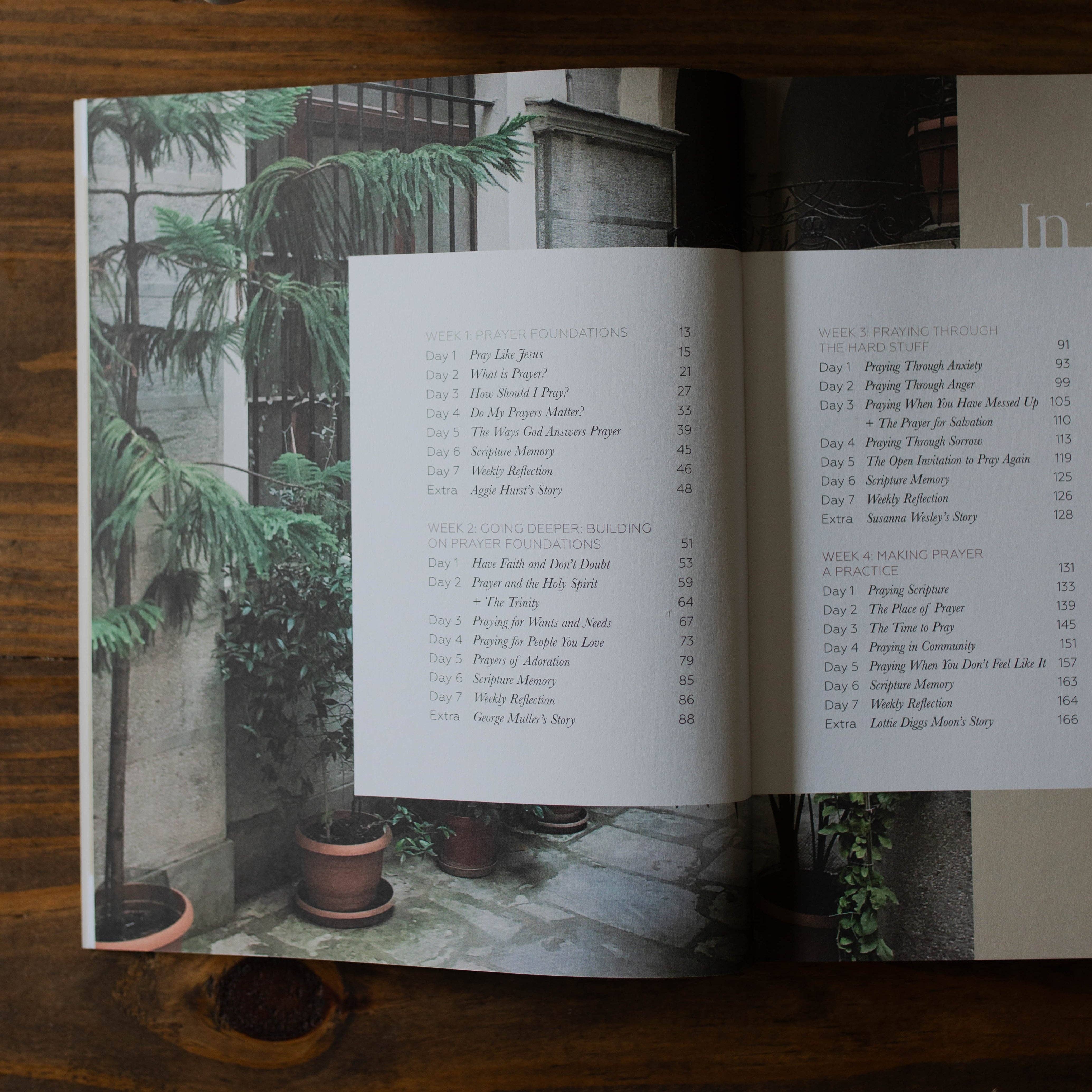 The Daily Grace Co - Vente Livre sur la religion - Pray | Cultiver une pratique passionnée de la prière1