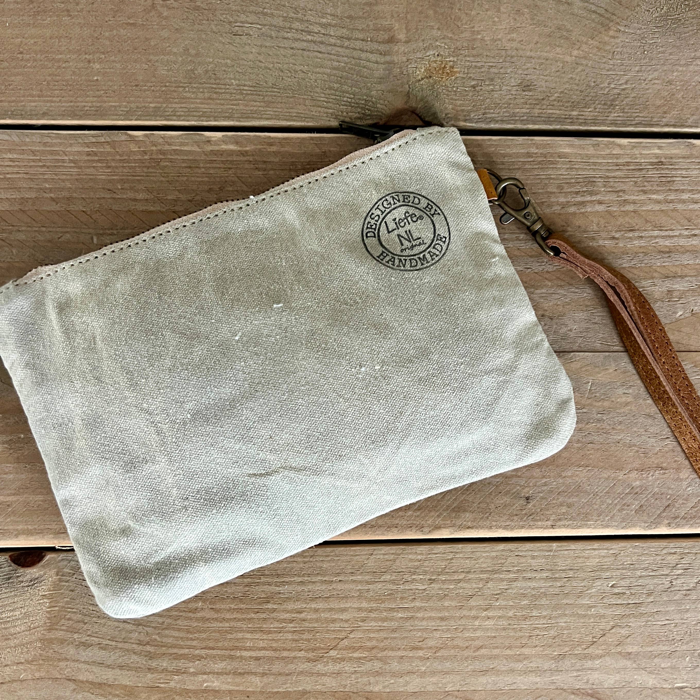Liefe NL - Vente Pochette – femme - Pochette Teddy cœur en toile recyclée vintage claire4