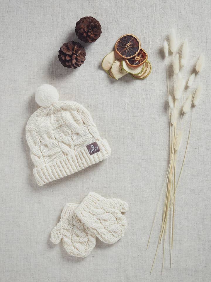 Aran Woollen Mills - Wholesale Clothing Set - Baby - Méaróg Aran Baby Mittens and Hat Gift Set