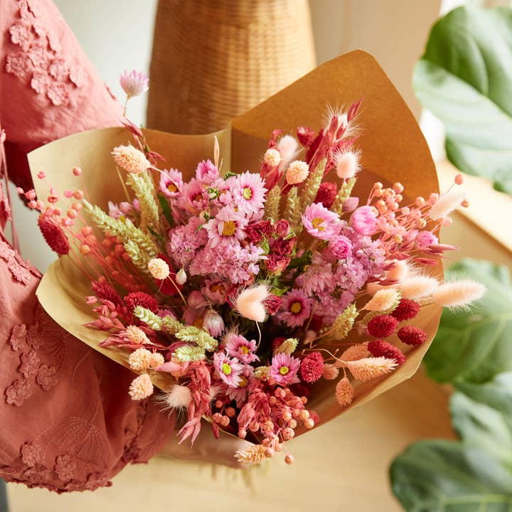 Wildflowers by Floriette - Wholesale Dried/Pressed Flowers - Dried Flowers - Classic Bouquet - Sweet Embrace
