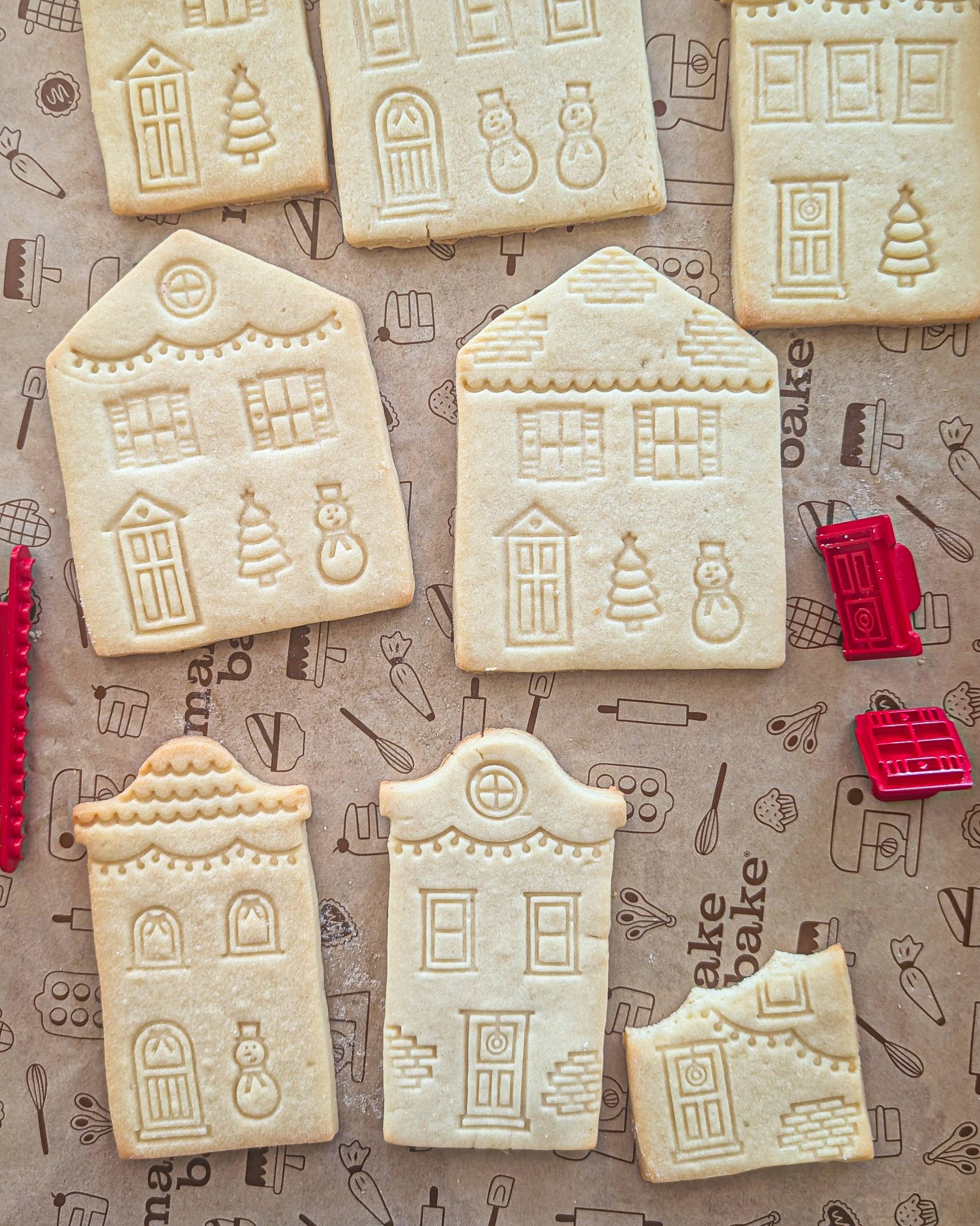 Make Bake - Wholesale Cookie Cutter - Stamp & Bake Cookie Craft Kit (Holiday Village)2