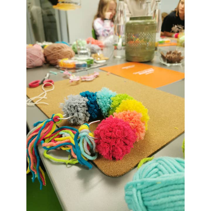 myboshi - Wholesale DIY Craft Kit - Kids - Myboshi Pompom Maker3