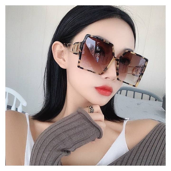 Lunettes de soleil surdimensionnées polyvalentes pour femmes pour la vente par Mirazshoes WholeSale