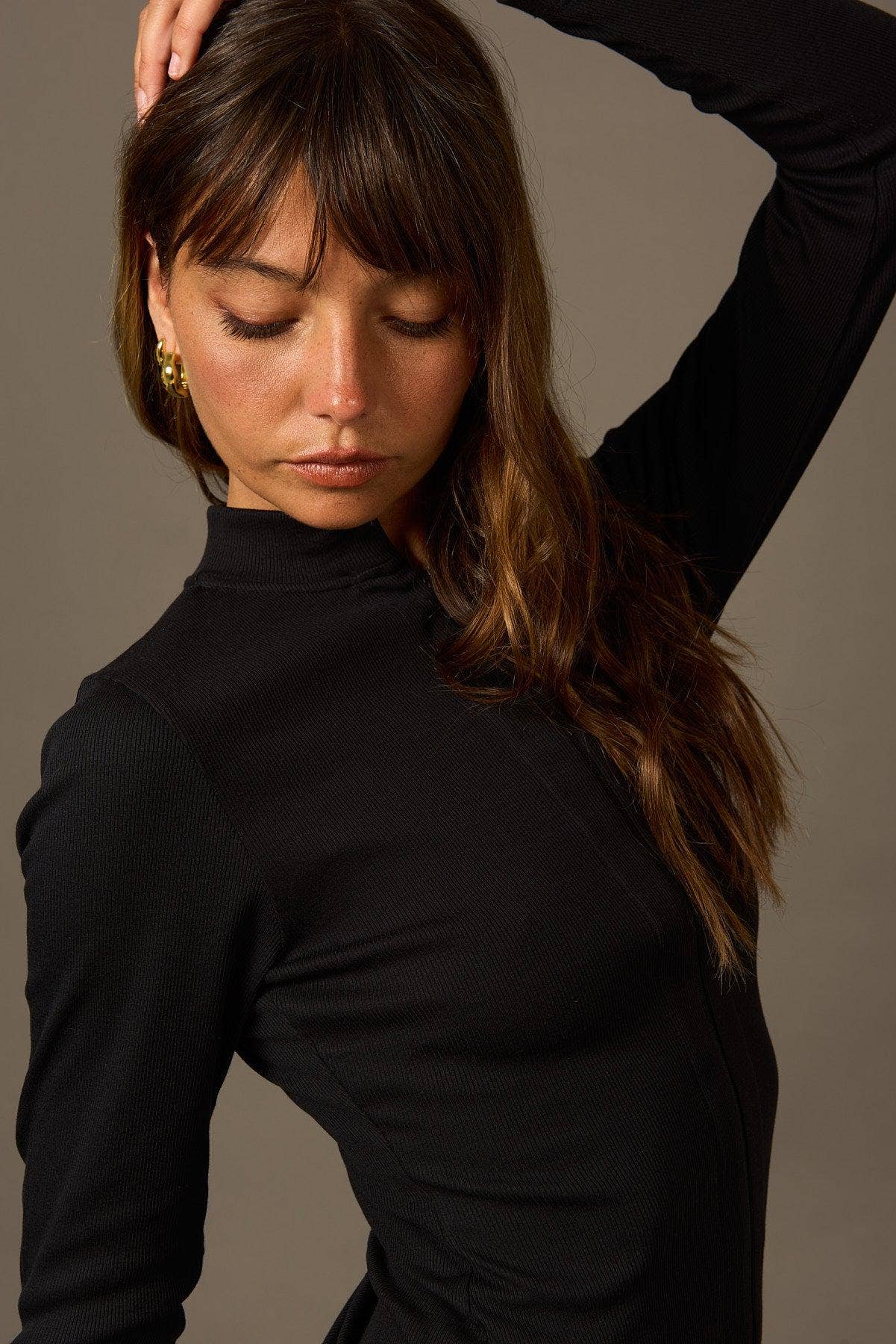 Black Invisible Zip Jacket en Negro for wholesale on Faire8